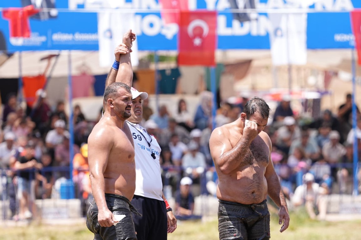 Feslikan’da Başpehlivan Erkan Taş