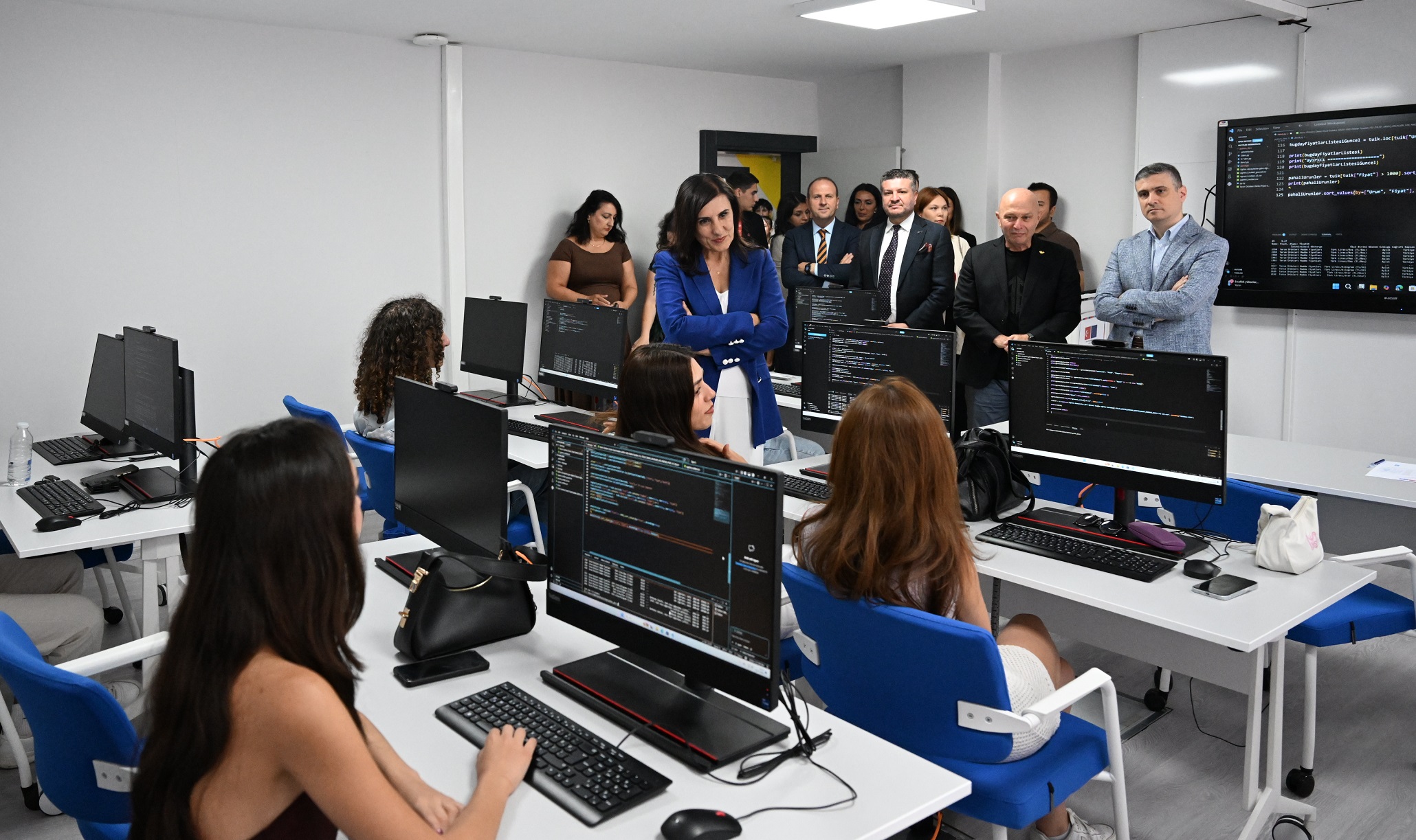 Antalya Dijital Gençlik Merkezi DİGEM açıldı