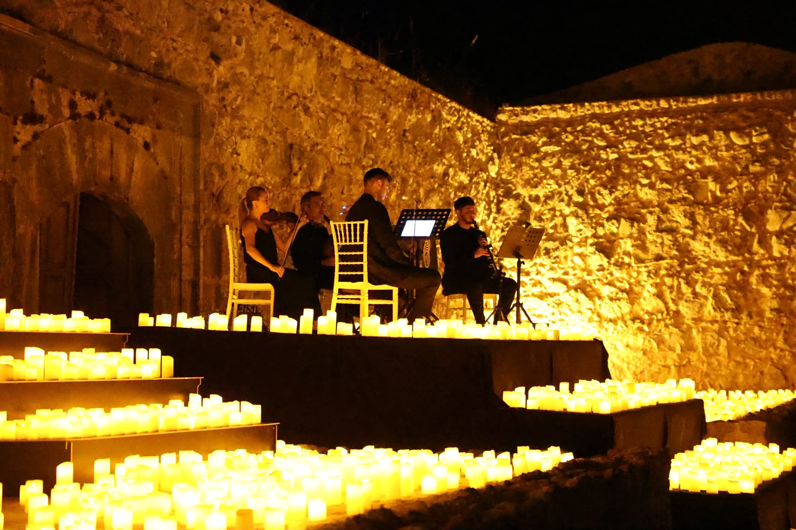 Tarihi Kırkgöz Hanı'nda Candles And Echoes Konseri