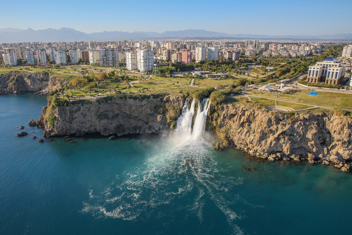 “Antalya’nın Geleceğini Daha Fazla Yapılaşma Değil, Daha Yüksek Katma Değer Şekillendirmelidir”